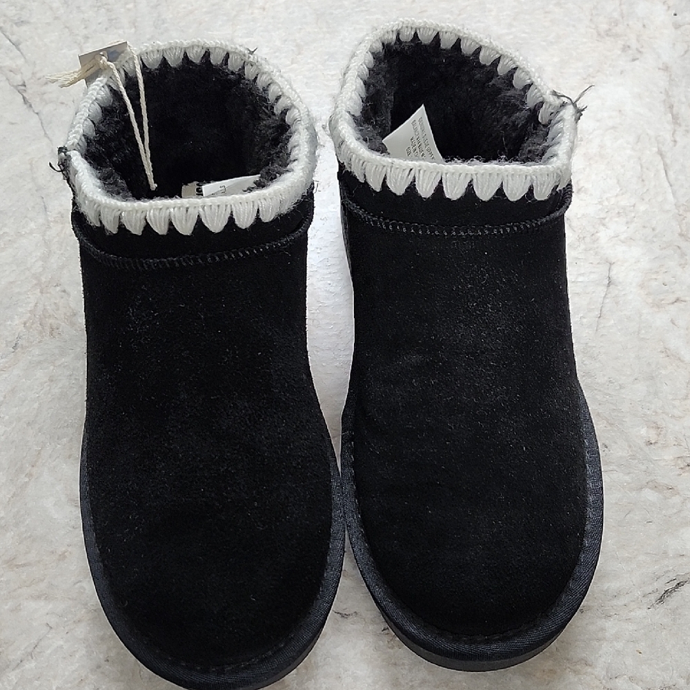 Cushionaire Cozy Black Suede Women's Boots